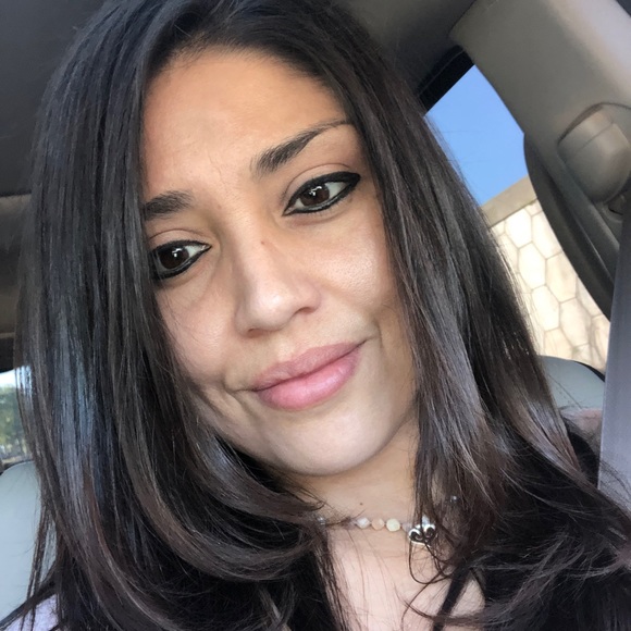 Meet your Posher, Sandra - Picture 1 of 1